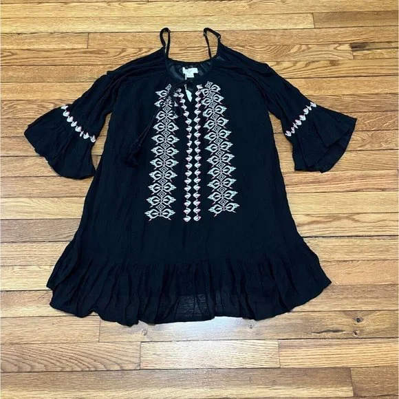 green emerald velvet dress Women Mexican Dress Off Shoulder Floral Embroidered Long Maxi Dress Summer  Beach Party Cinco de Mayo Dresses Black S at Amazon Women's Clothing store main image 0